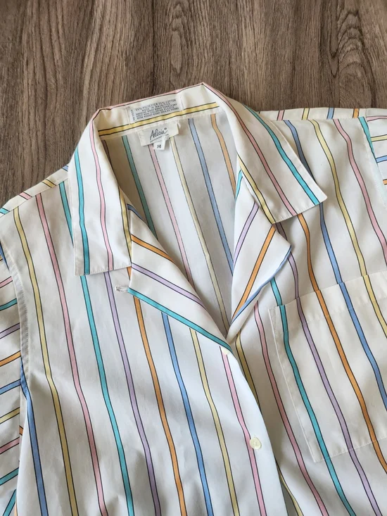 Vintage 90s Women's White Short-Sleeve Button Front Blouse Multi-Pastel Stripes - Picture 4 of 13